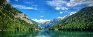 Kalispell: Travel, mountains, lake